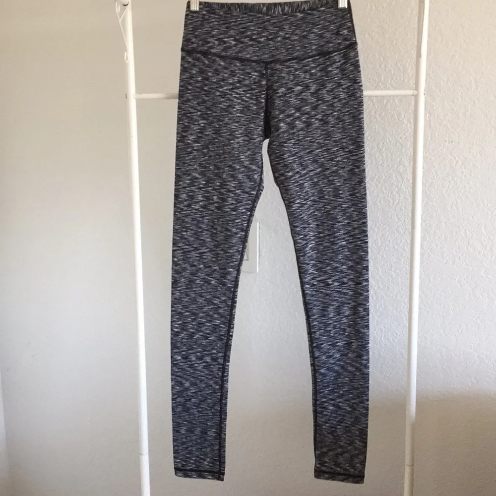 Lululemon Wonder Under Pant (Hi-Rise) black white